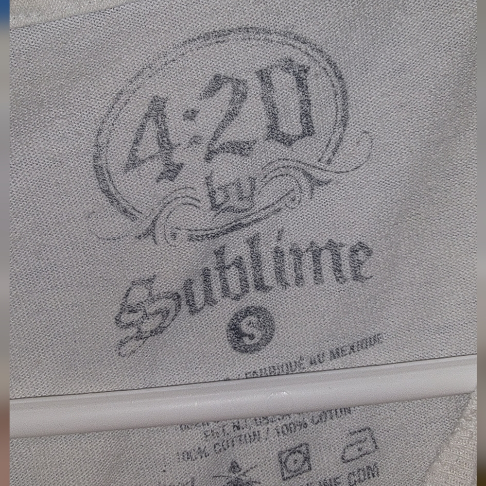 Sublime Graphic Tee With Gradient Design Size Sma… - image 3